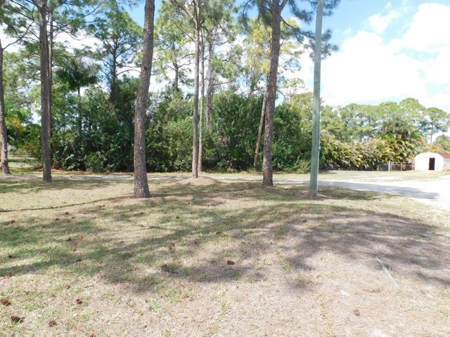 11065 N 67th Place N, West Palm Beach, FL 33412