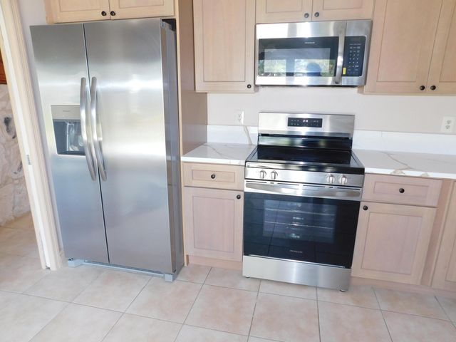 11065 N 67th Place N, West Palm Beach, FL 33412