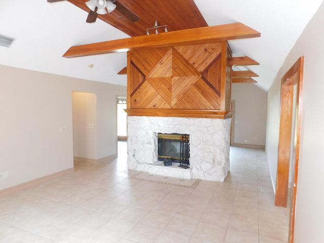 11065 N 67th Place N, West Palm Beach, FL 33412