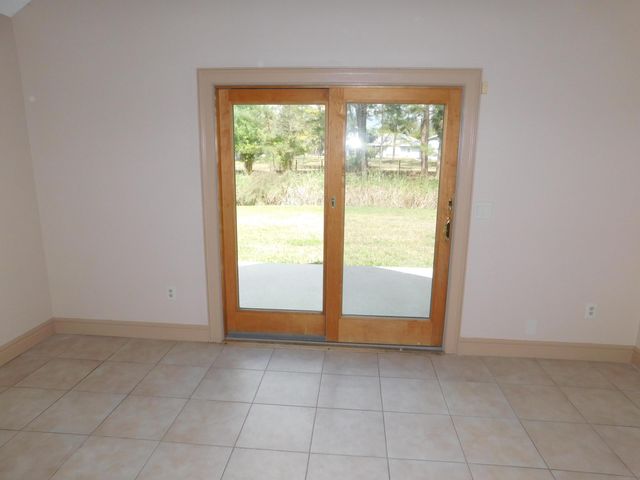 11065 N 67th Place N, West Palm Beach, FL 33412