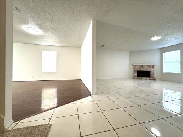 8737 Garden Springs Drive, Fort Worth, TX 76123