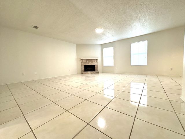 8737 Garden Springs Drive, Fort Worth, TX 76123