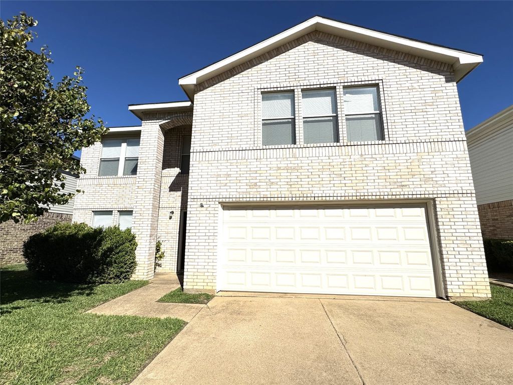 8737 Garden Springs Drive, Fort Worth, TX 76123