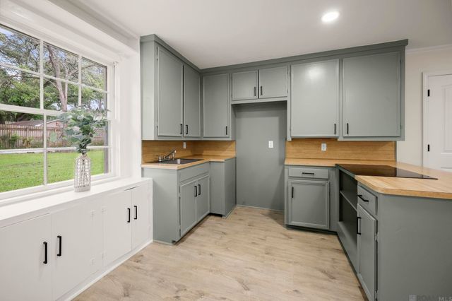 4545 Orchid St, Baton Rouge, LA 70808