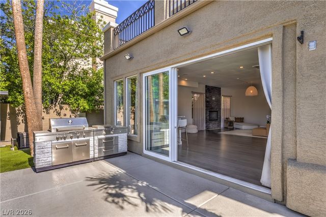 9040 Thornbury Lane, Las Vegas, NV 89134