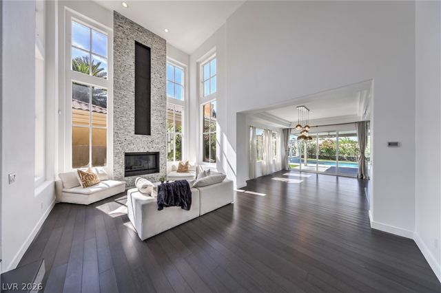 9040 Thornbury Lane, Las Vegas, NV 89134