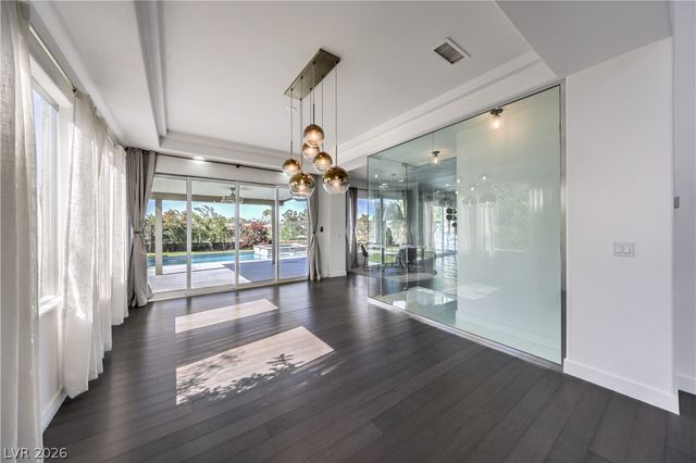 9040 Thornbury Lane, Las Vegas, NV 89134