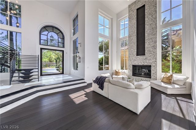 9040 Thornbury Lane, Las Vegas, NV 89134