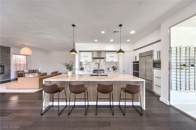 9040 Thornbury Lane, Las Vegas, NV 89134