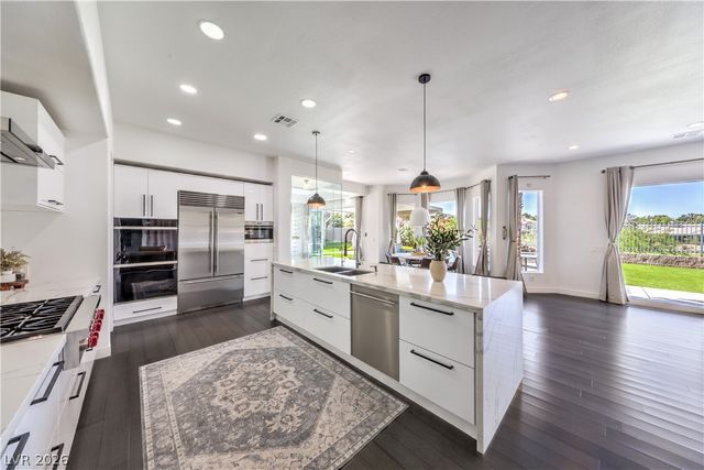 9040 Thornbury Lane, Las Vegas, NV 89134