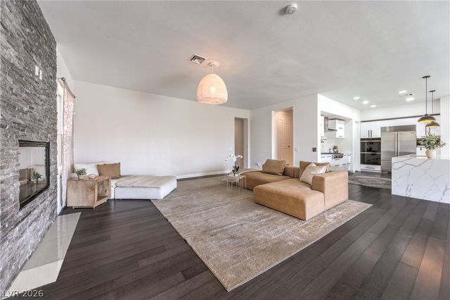 9040 Thornbury Lane, Las Vegas, NV 89134