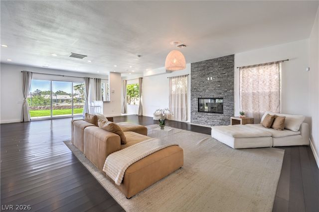 9040 Thornbury Lane, Las Vegas, NV 89134