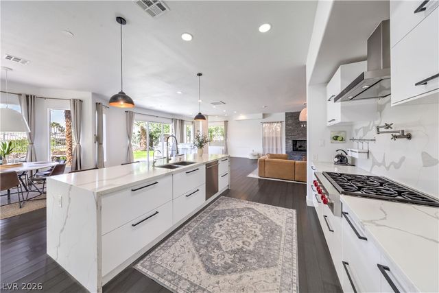 9040 Thornbury Lane, Las Vegas, NV 89134