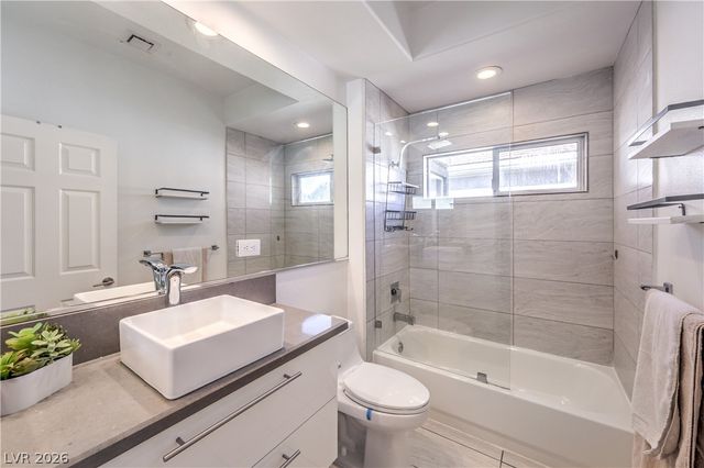 9040 Thornbury Lane, Las Vegas, NV 89134