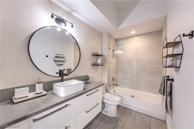 9040 Thornbury Lane, Las Vegas, NV 89134