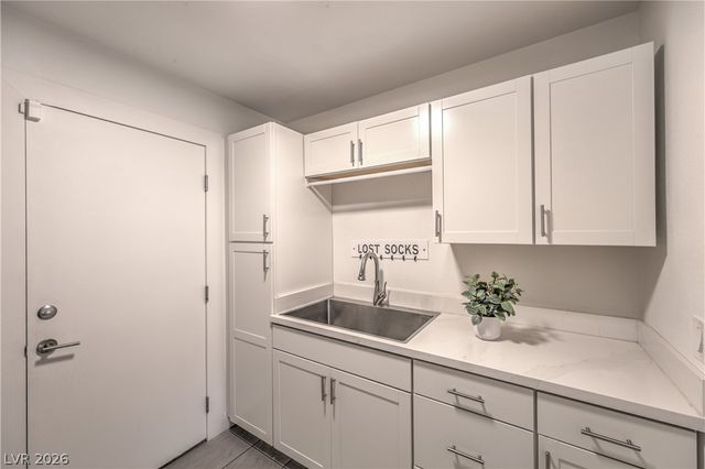 9040 Thornbury Lane, Las Vegas, NV 89134