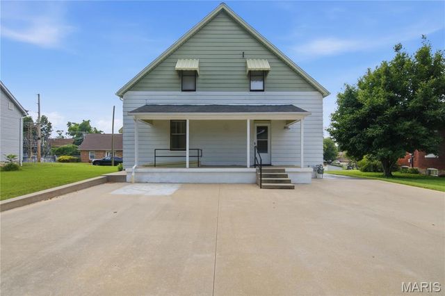 310 N Briegel Street, Columbia, IL 62236