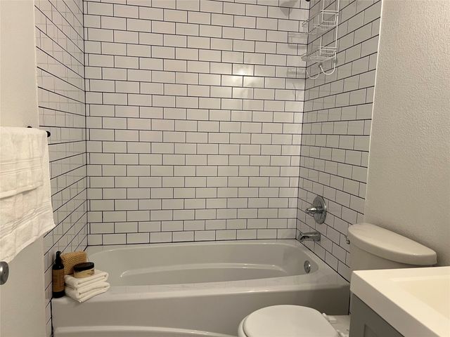 202 S Sendero Drive, Decatur, TX 76234