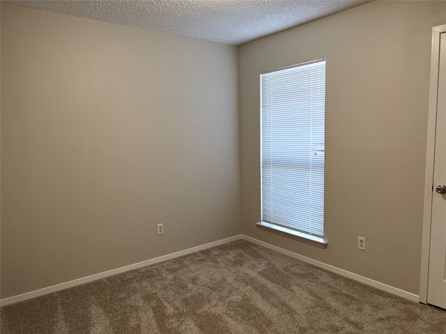 202 S Sendero Drive, Decatur, TX 76234