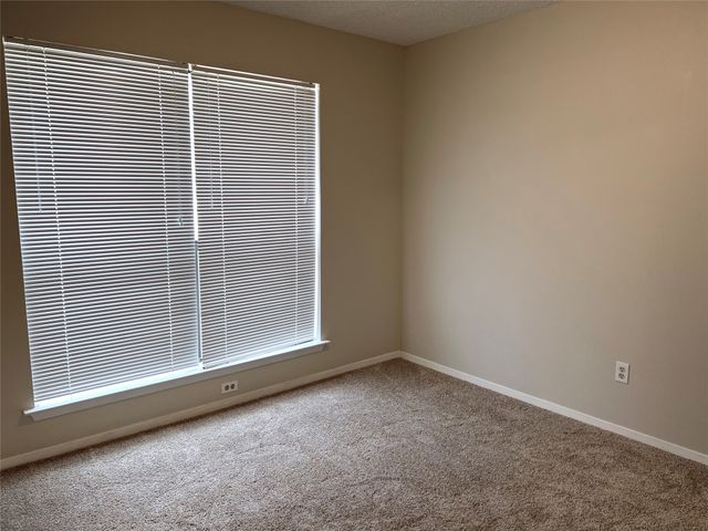 202 S Sendero Drive, Decatur, TX 76234