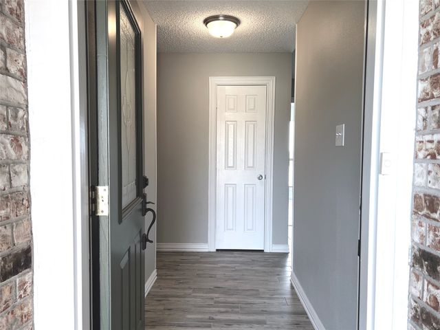 202 S Sendero Drive, Decatur, TX 76234