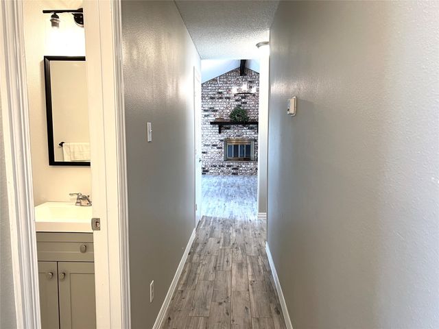 202 S Sendero Drive, Decatur, TX 76234