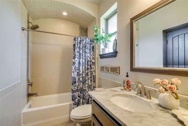 3600 Wimberley Creek Drive, Yukon, OK 73099
