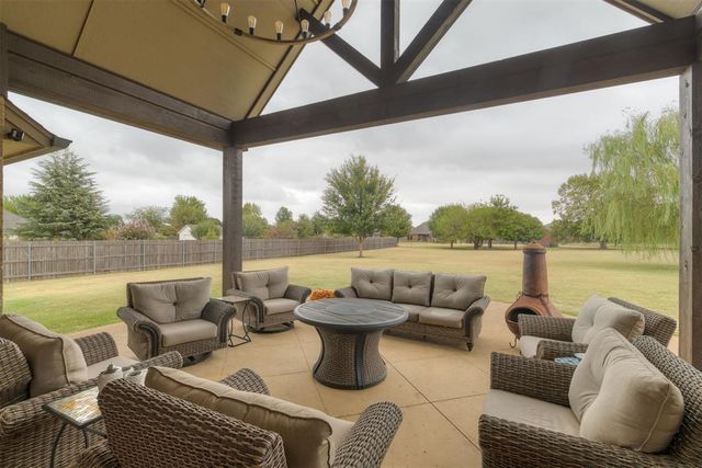 3600 Wimberley Creek Drive, Yukon, OK 73099