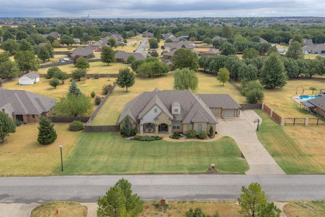 3600 Wimberley Creek Drive, Yukon, OK 73099