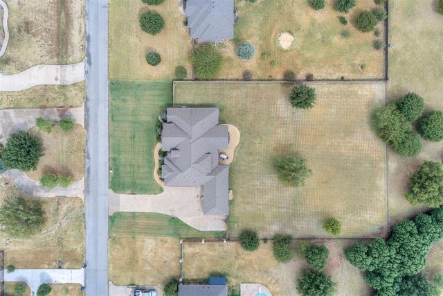 3600 Wimberley Creek Drive, Yukon, OK 73099