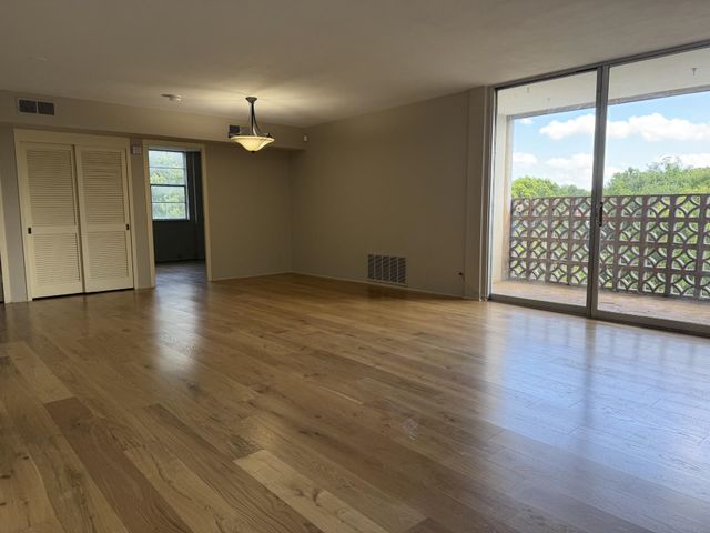 2277 Union Ave Apt 611, Memphis, TN 38104