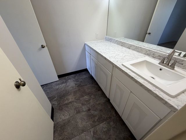 2277 Union Ave Apt 611, Memphis, TN 38104