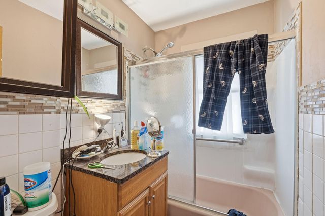 821 Howard Street N, Saint Paul, MN 55119