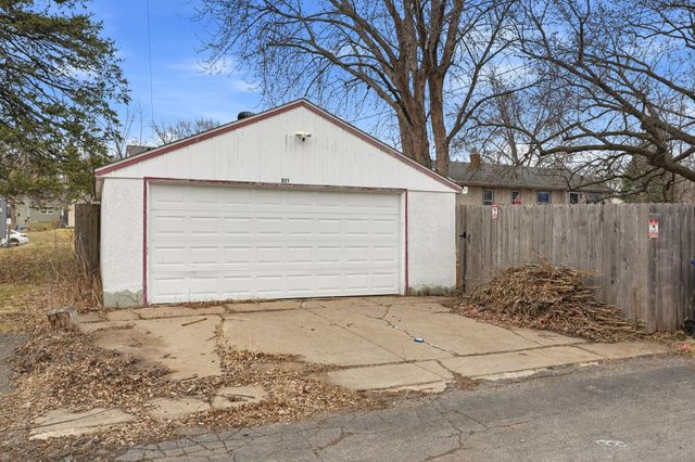 821 Howard Street N, Saint Paul, MN 55119