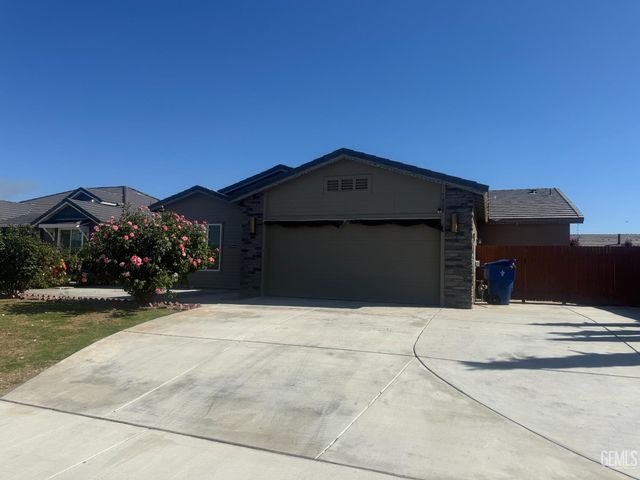 7809 Bandelier Drive, Bakersfield, CA 93313