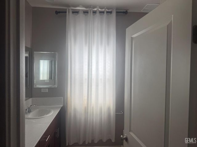 7809 Bandelier Drive, Bakersfield, CA 93313