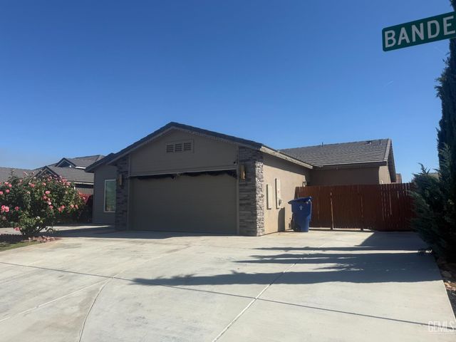 7809 Bandelier Drive, Bakersfield, CA 93313