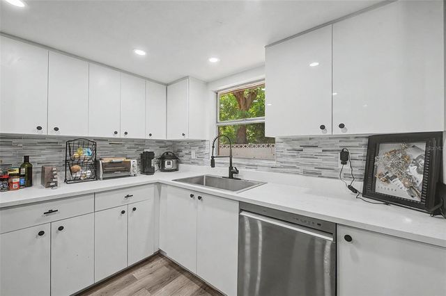 11592 110TH TERRACE, Largo, FL 33778