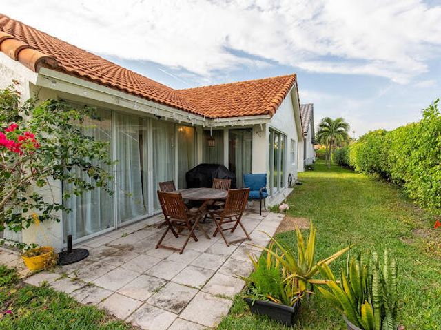 6155 Golf Villas Drive, Boynton Beach, FL 33437