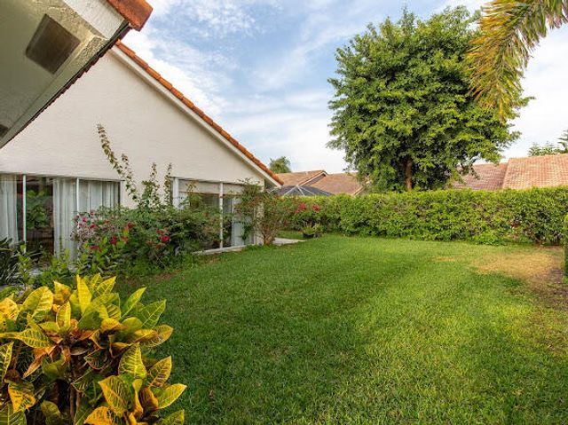 6155 Golf Villas Drive, Boynton Beach, FL 33437