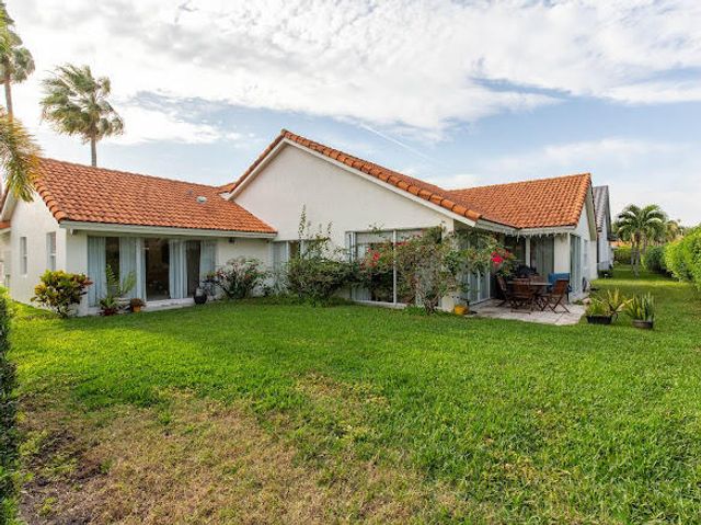 6155 Golf Villas Drive, Boynton Beach, FL 33437