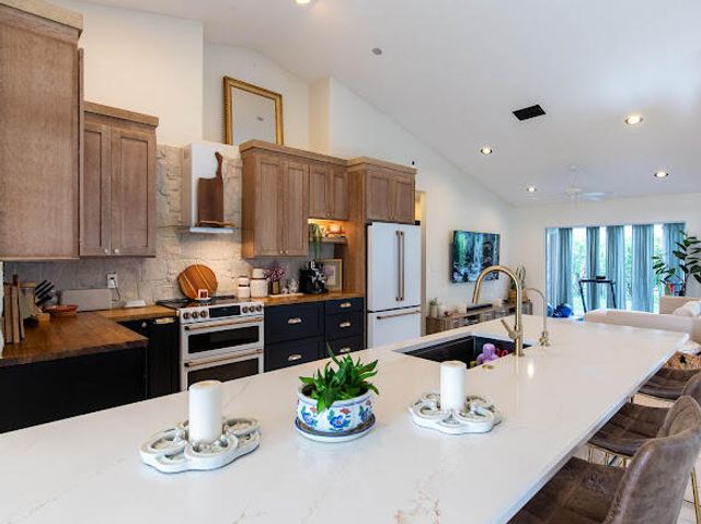 6155 Golf Villas Drive, Boynton Beach, FL 33437