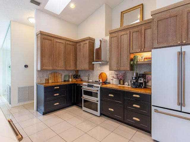 6155 Golf Villas Drive, Boynton Beach, FL 33437