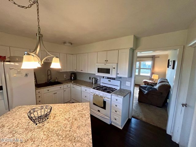 410 Overlook Drive, Waterville, OH 43566