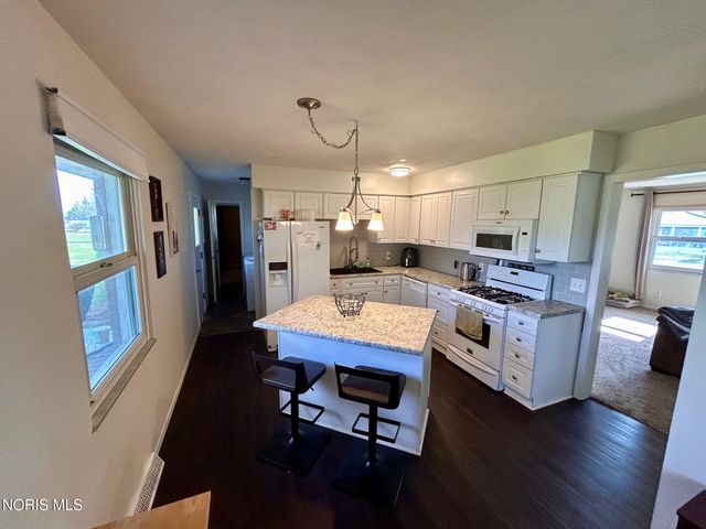 410 Overlook Drive, Waterville, OH 43566