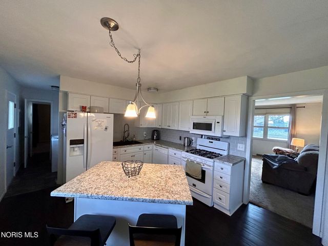 410 Overlook Drive, Waterville, OH 43566