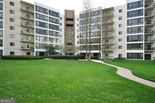 1800 Clairmont Lake A325, Decatur, GA 30033