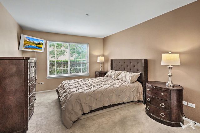 1628 Columbia Circle 1, Bartlett, IL 60103