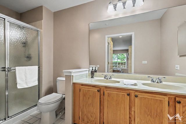 1628 Columbia Circle 1, Bartlett, IL 60103