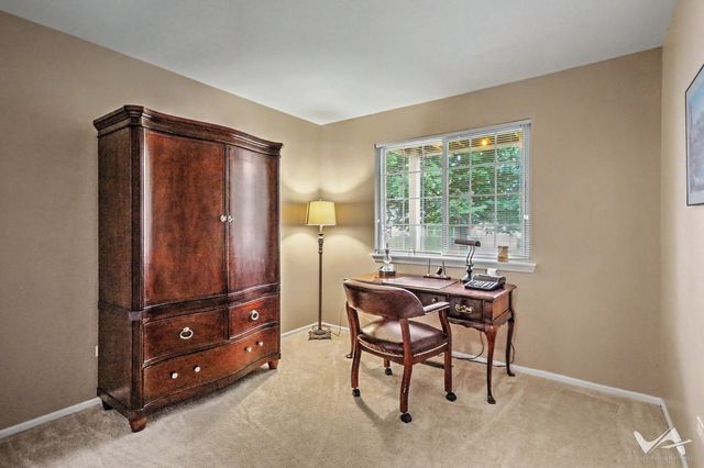 1628 Columbia Circle 1, Bartlett, IL 60103